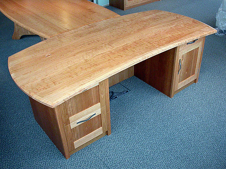 small desk top table